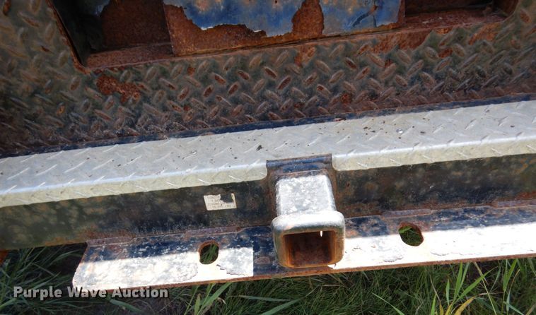 image for item MF9756 2001 Ford F450 Super Duty XL  flatbed truck