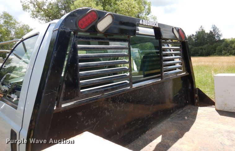 image for item MF9756 2001 Ford F450 Super Duty XL  flatbed truck