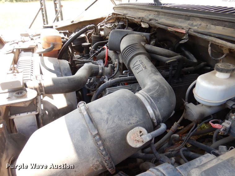 image for item MF9756 2001 Ford F450 Super Duty XL  flatbed truck