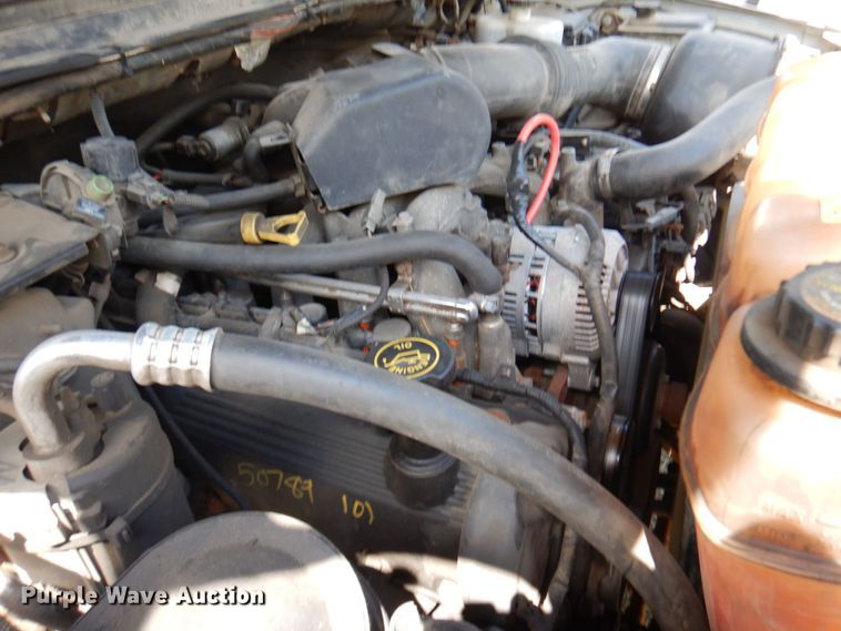 image for item MF9756 2001 Ford F450 Super Duty XL  flatbed truck