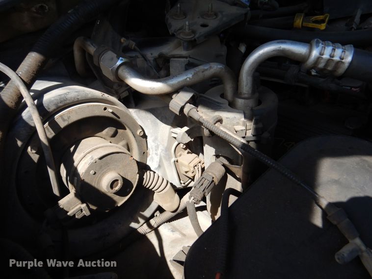 image for item MF9756 2001 Ford F450 Super Duty XL  flatbed truck