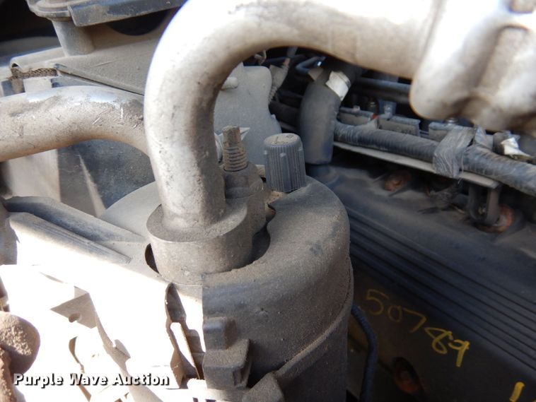 image for item MF9756 2001 Ford F450 Super Duty XL  flatbed truck