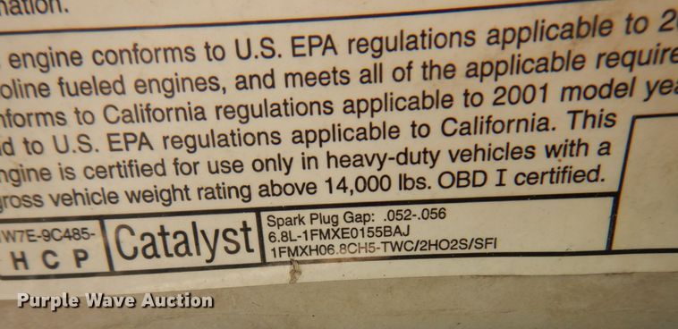 image for item MF9756 2001 Ford F450 Super Duty XL  flatbed truck