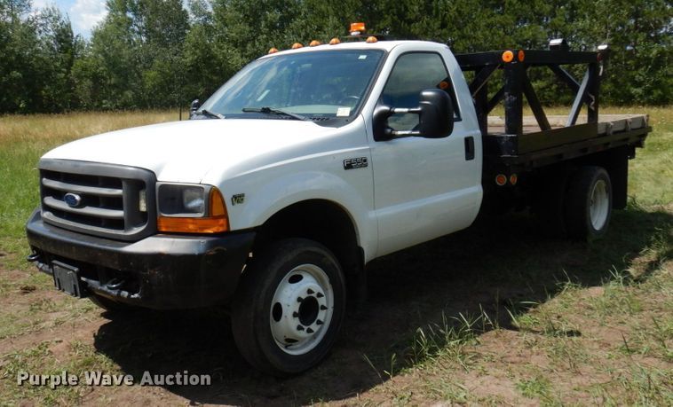 image for item MF9758 2000 Ford F550 Super Duty  flatbed truck