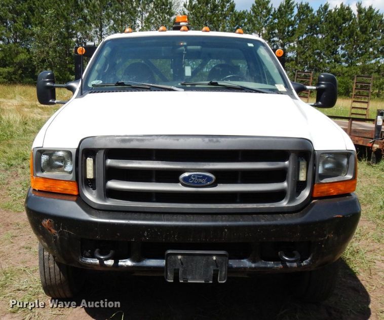 image for item MF9758 2000 Ford F550 Super Duty  flatbed truck