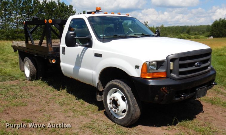 image for item MF9758 2000 Ford F550 Super Duty  flatbed truck