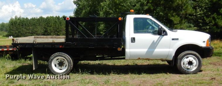 image for item MF9758 2000 Ford F550 Super Duty  flatbed truck