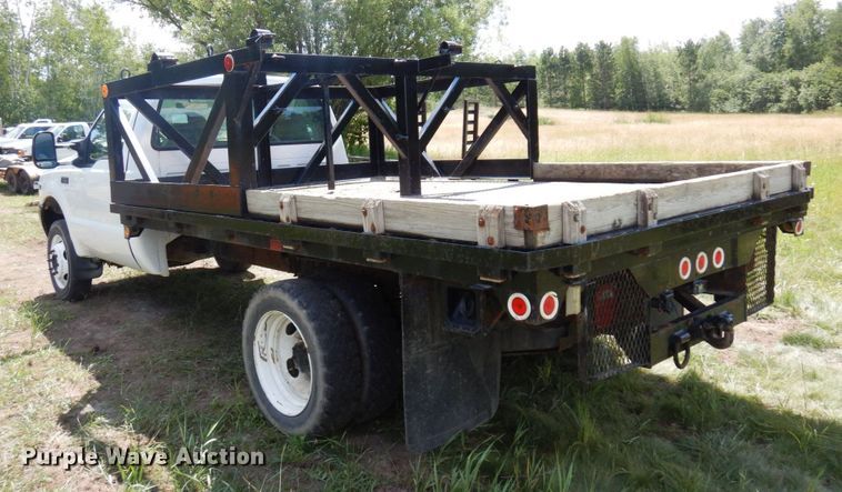 image for item MF9758 2000 Ford F550 Super Duty  flatbed truck