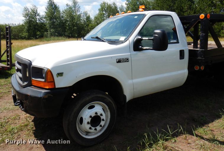 image for item MF9758 2000 Ford F550 Super Duty  flatbed truck