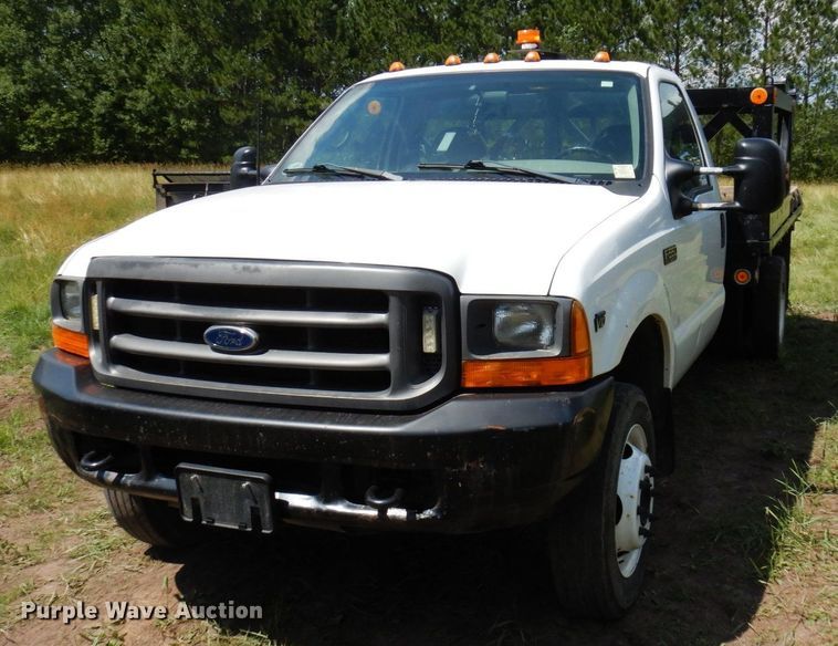 image for item MF9758 2000 Ford F550 Super Duty  flatbed truck
