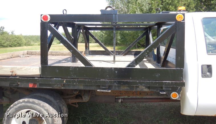 image for item MF9758 2000 Ford F550 Super Duty  flatbed truck