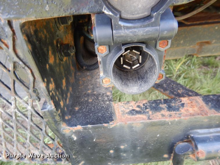 image for item MF9758 2000 Ford F550 Super Duty  flatbed truck