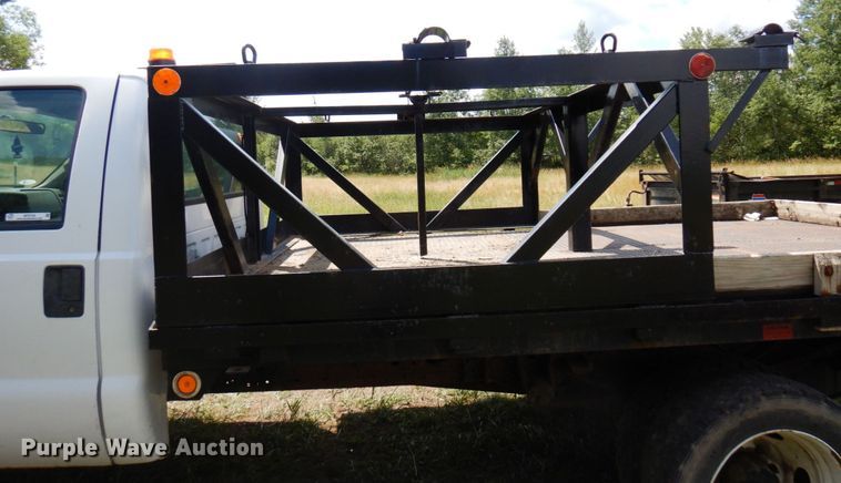 image for item MF9758 2000 Ford F550 Super Duty  flatbed truck