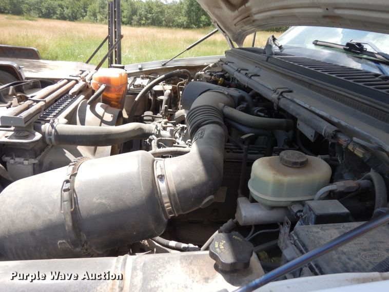 image for item MF9758 2000 Ford F550 Super Duty  flatbed truck