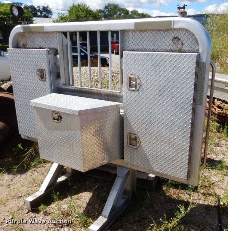 image for item MF9767 Aluminum headache rack