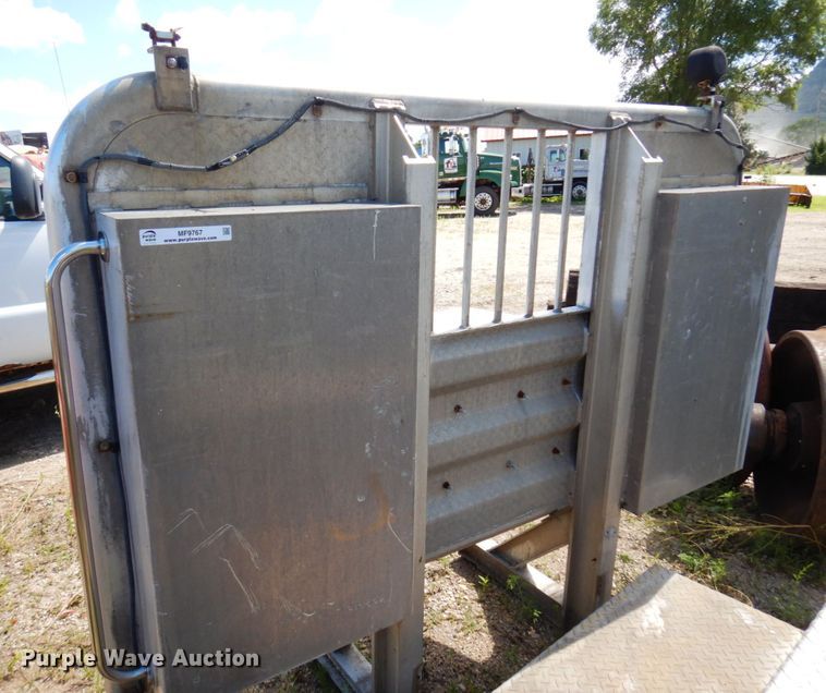 image for item MF9767 Aluminum headache rack