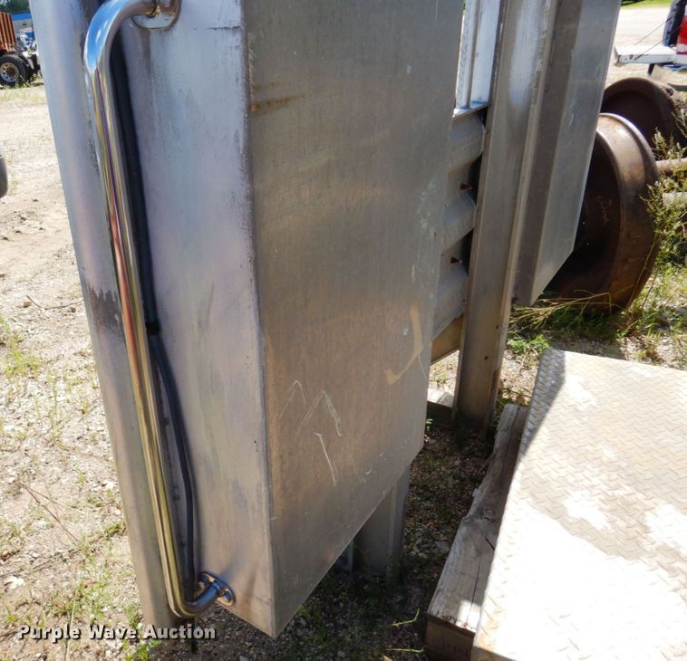 image for item MF9767 Aluminum headache rack