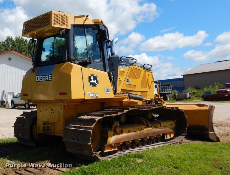 image for item MF9768 2015 John Deere 700K LGP  dozer