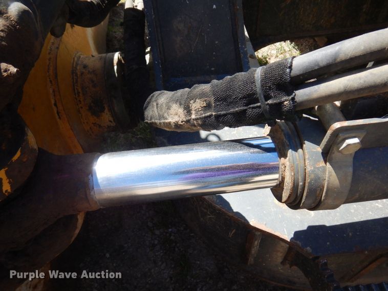 image for item MF9768 2015 John Deere 700K LGP  dozer