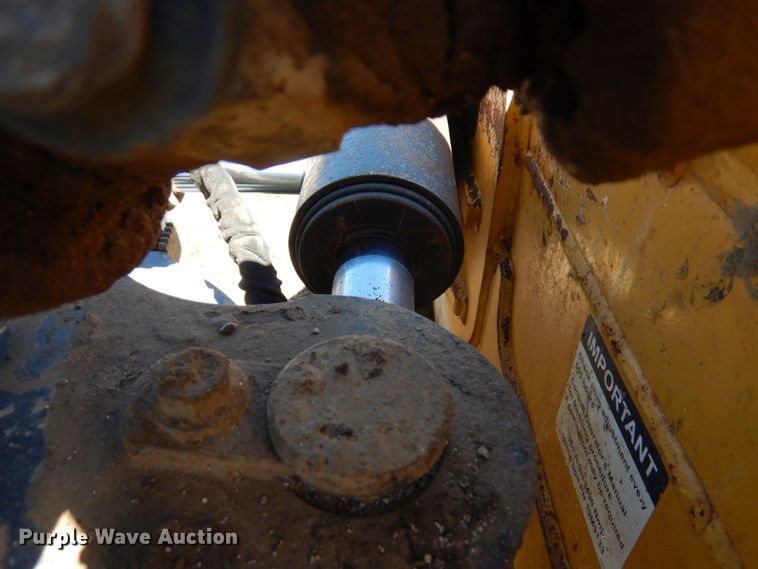 image for item MF9768 2015 John Deere 700K LGP  dozer