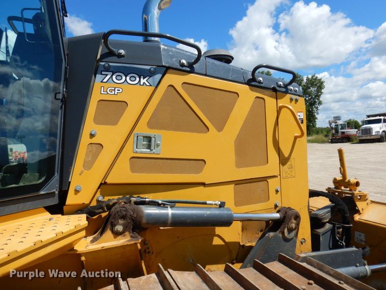 image for item MF9768 2015 John Deere 700K LGP  dozer