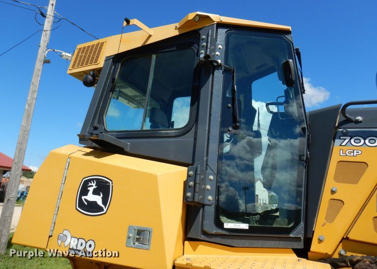image for item MF9768 2015 John Deere 700K LGP  dozer