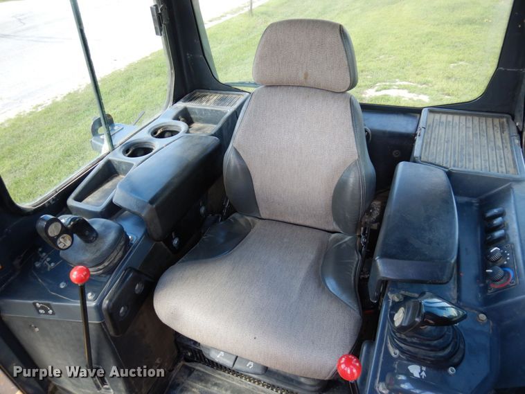 image for item MF9768 2015 John Deere 700K LGP  dozer