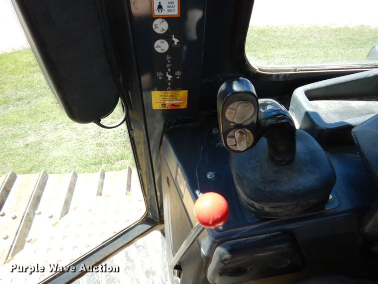 image for item MF9768 2015 John Deere 700K LGP  dozer