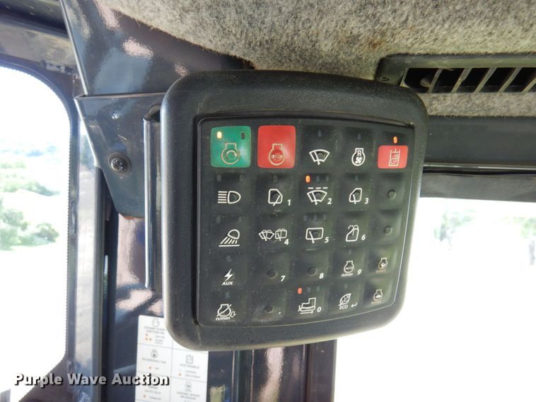 image for item MF9768 2015 John Deere 700K LGP  dozer