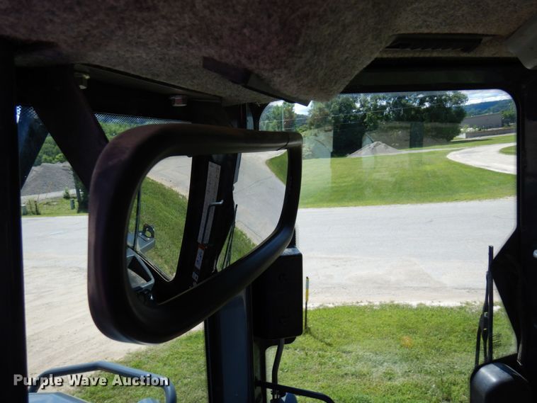 image for item MF9768 2015 John Deere 700K LGP  dozer