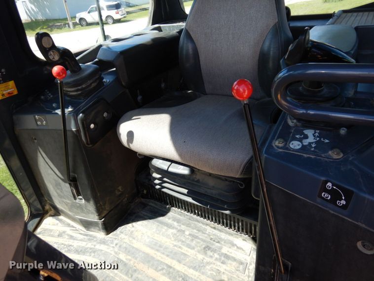 image for item MF9768 2015 John Deere 700K LGP  dozer