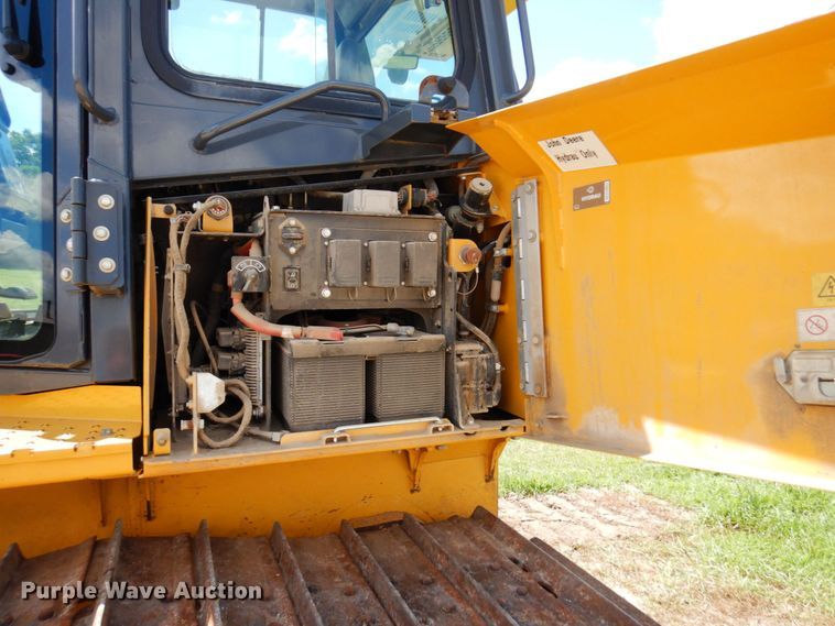 image for item MF9768 2015 John Deere 700K LGP  dozer