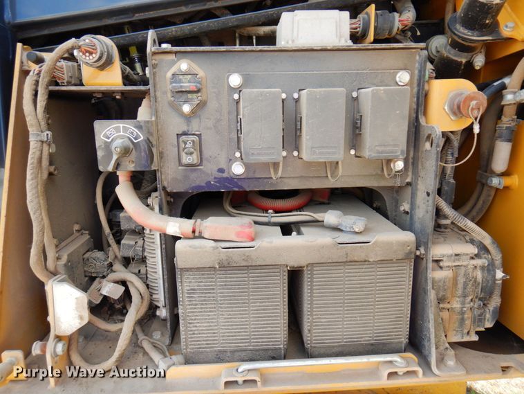 image for item MF9768 2015 John Deere 700K LGP  dozer