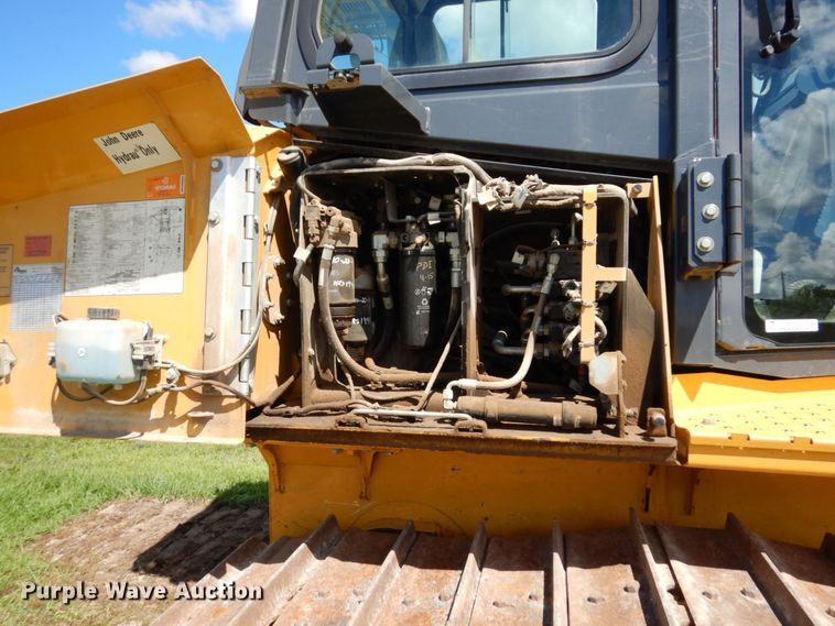 image for item MF9768 2015 John Deere 700K LGP  dozer