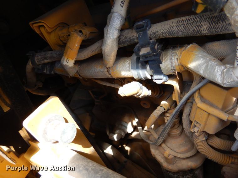 image for item MF9768 2015 John Deere 700K LGP  dozer