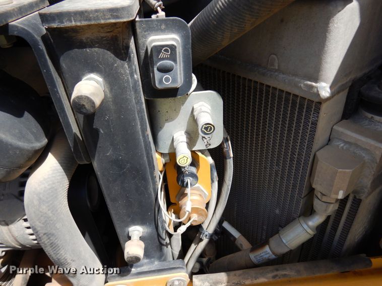 image for item MF9768 2015 John Deere 700K LGP  dozer