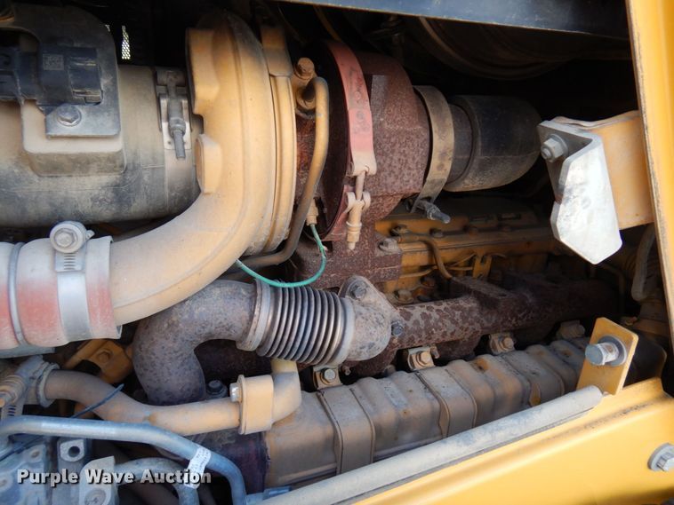 image for item MF9768 2015 John Deere 700K LGP  dozer