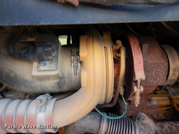 image for item MF9768 2015 John Deere 700K LGP  dozer