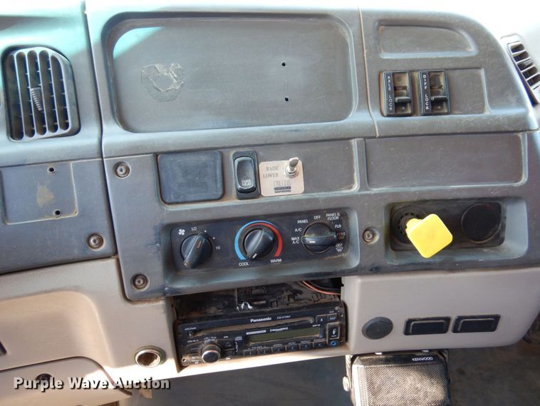 image for item MF9772 2007 Sterling L9500  dump truck