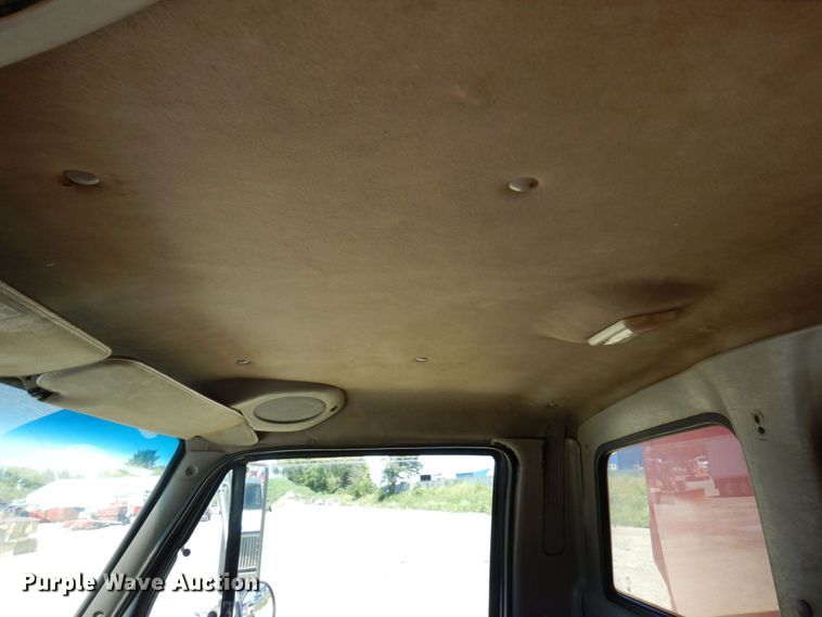 image for item MF9772 2007 Sterling L9500  dump truck