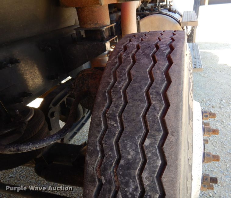 image for item MF9772 2007 Sterling L9500  dump truck