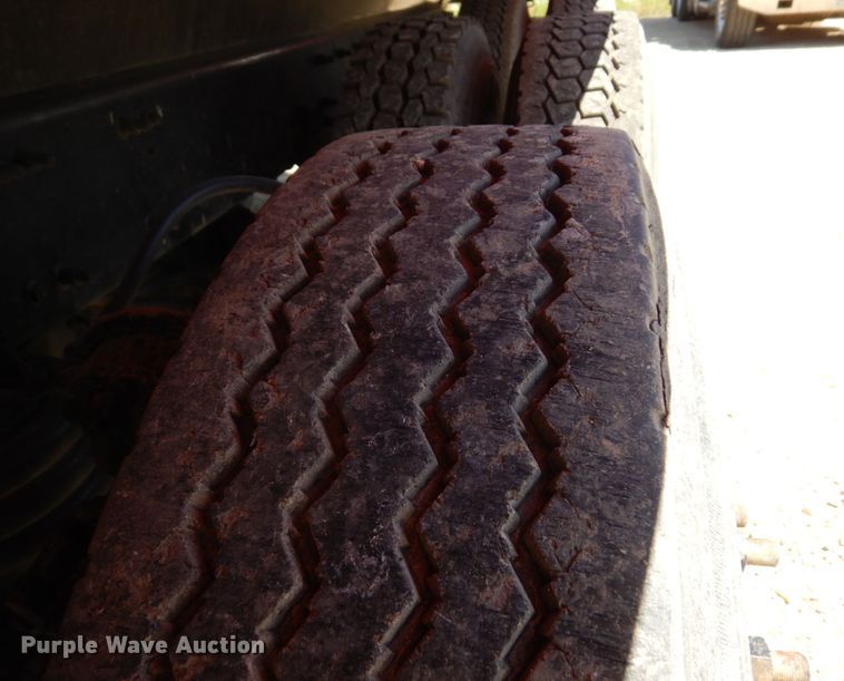 image for item MF9772 2007 Sterling L9500  dump truck