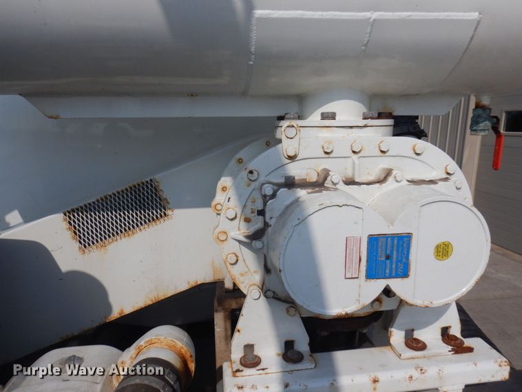 image for item MF9774 1995 Jay's Inc. BL-100-PD  vacuum excavator