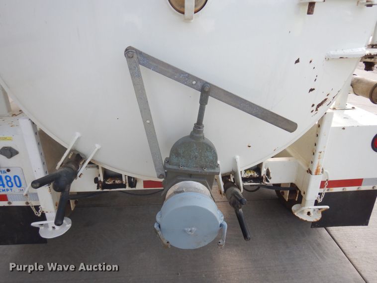 image for item MF9774 1995 Jay's Inc. BL-100-PD  vacuum excavator