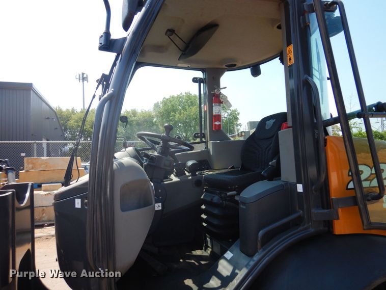 image for item MF9775 2018 Case 221F  wheel loader