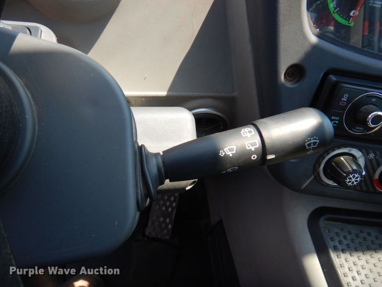 image for item MF9775 2018 Case 221F  wheel loader