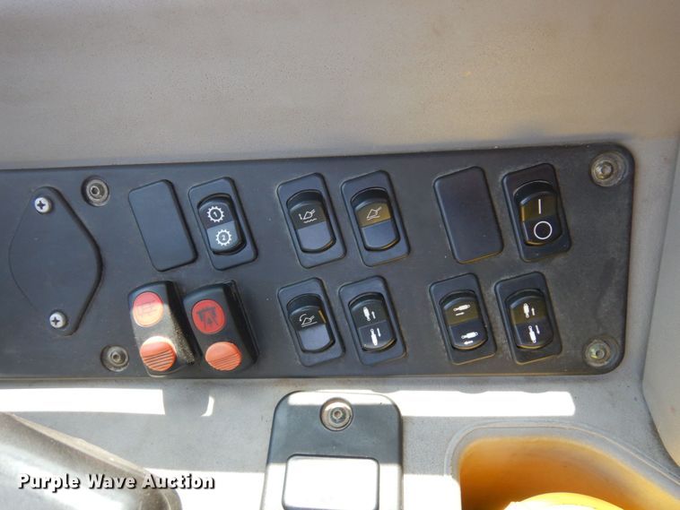 image for item MF9775 2018 Case 221F  wheel loader