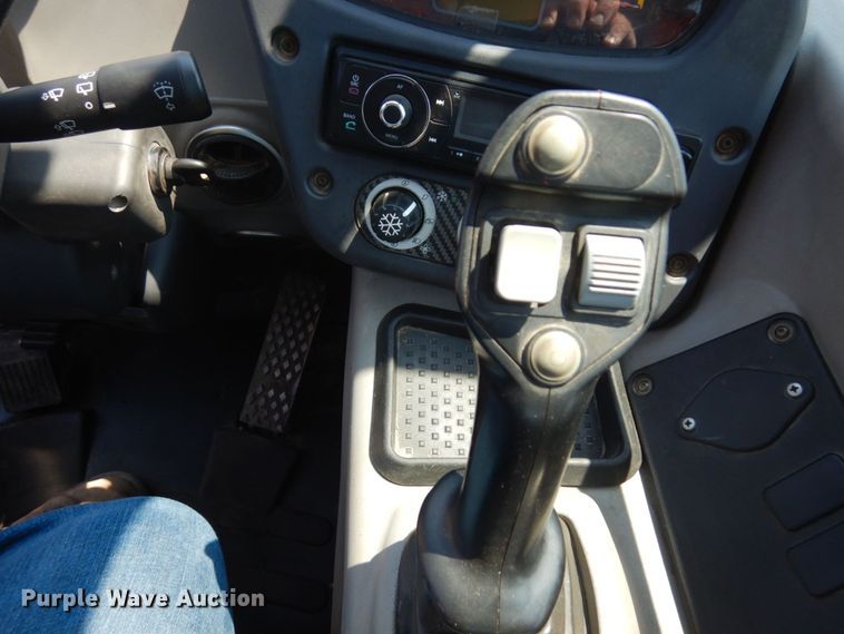 image for item MF9775 2018 Case 221F  wheel loader