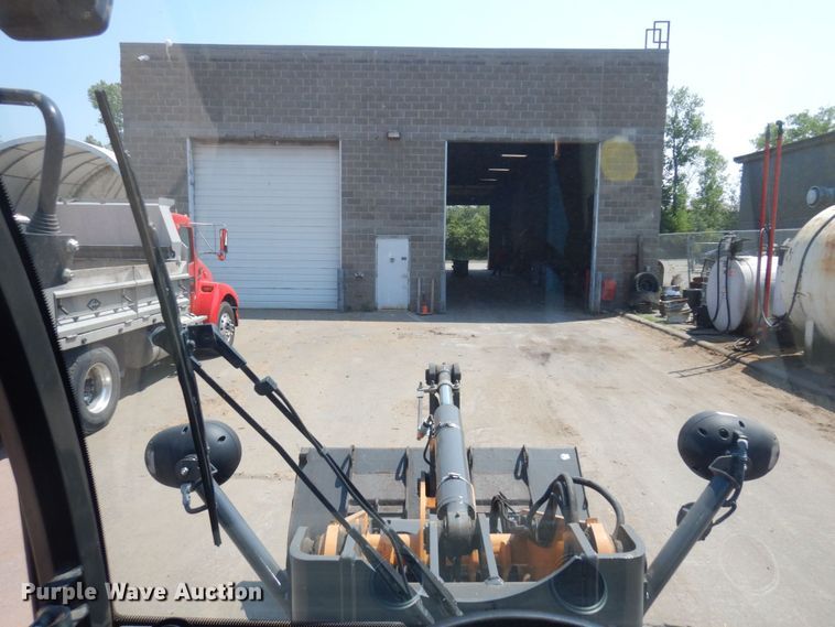 image for item MF9775 2018 Case 221F  wheel loader