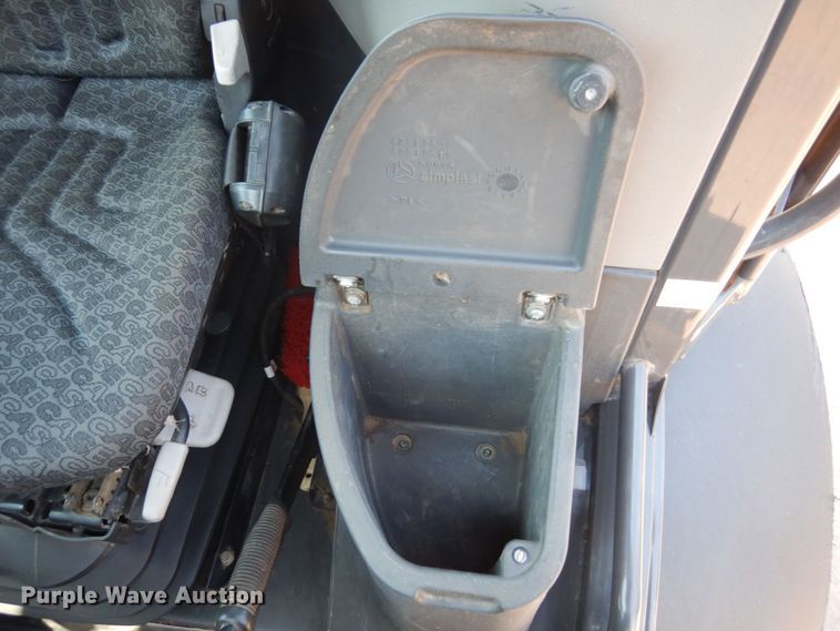 image for item MF9775 2018 Case 221F  wheel loader